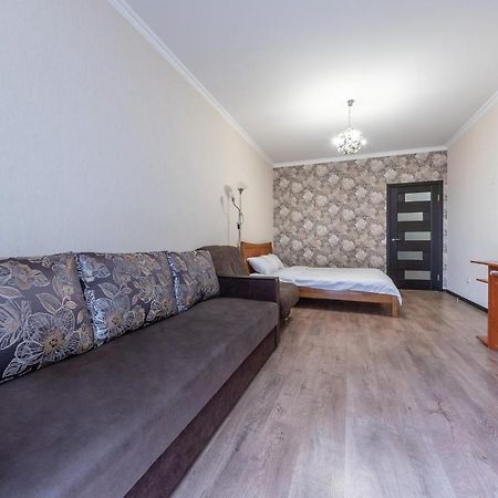 Апартаменты Flatrent Drahomanova 2A Киев Экстерьер фото