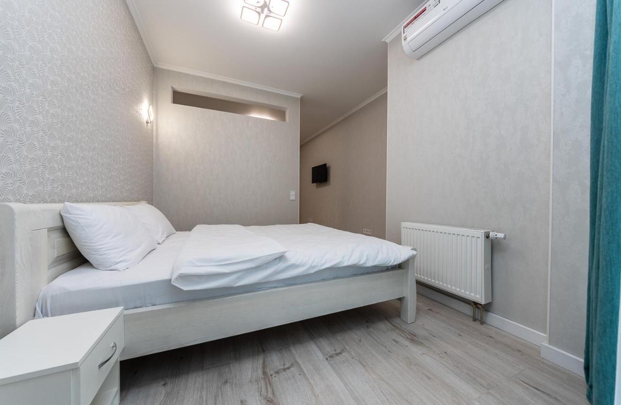 Апартаменты Flatrent Drahomanova 2A Киев Экстерьер фото