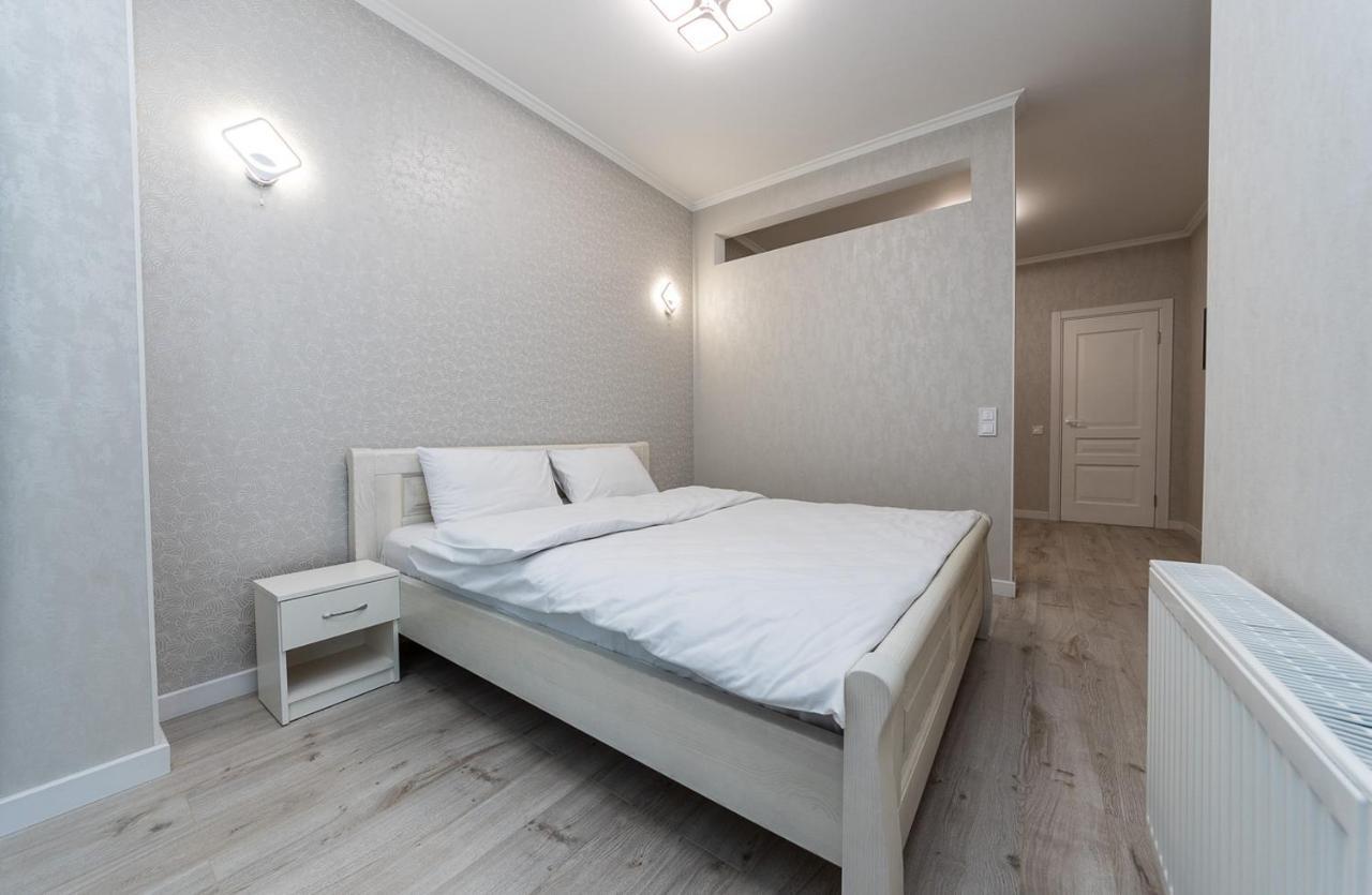Апартаменты Flatrent Drahomanova 2A Киев Экстерьер фото