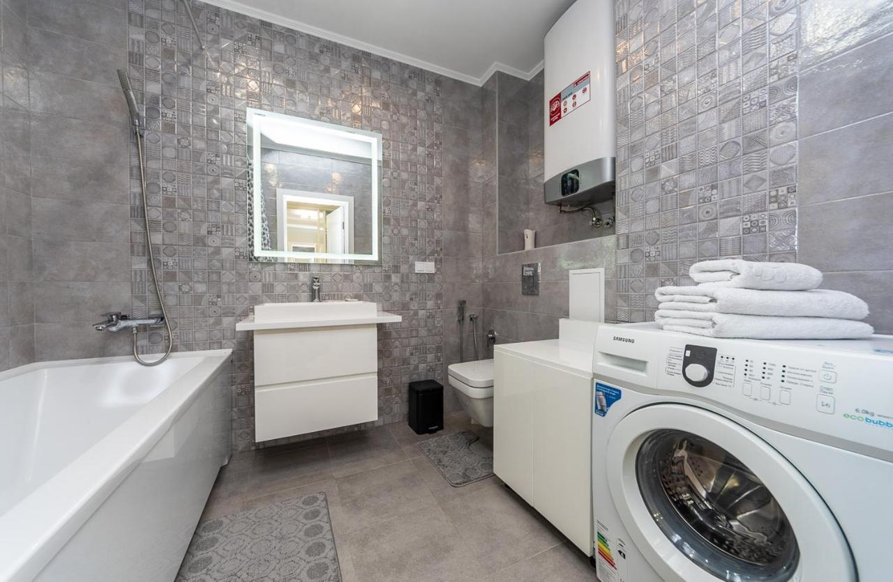 Апартаменты Flatrent Drahomanova 2A Киев Экстерьер фото