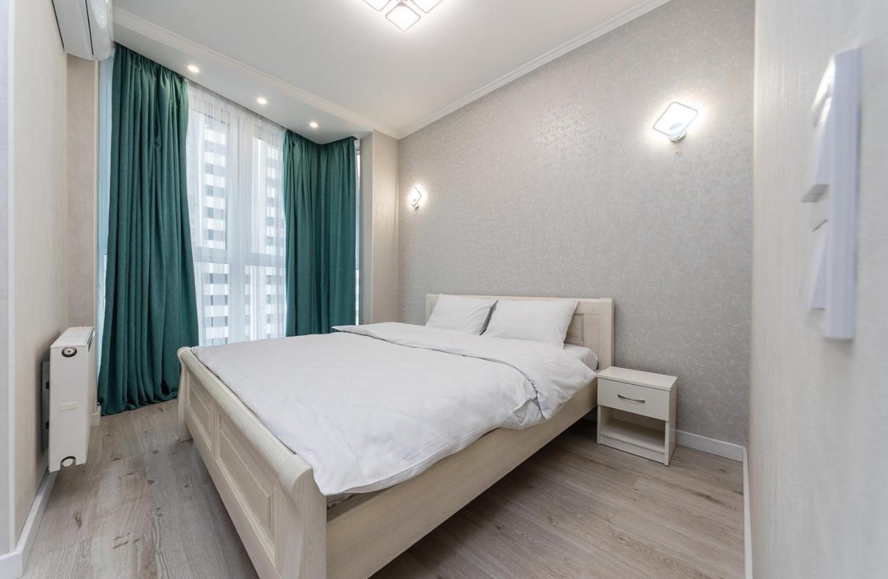 Апартаменты Flatrent Drahomanova 2A Киев Экстерьер фото