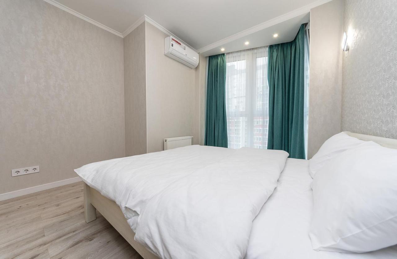 Апартаменты Flatrent Drahomanova 2A Киев Экстерьер фото