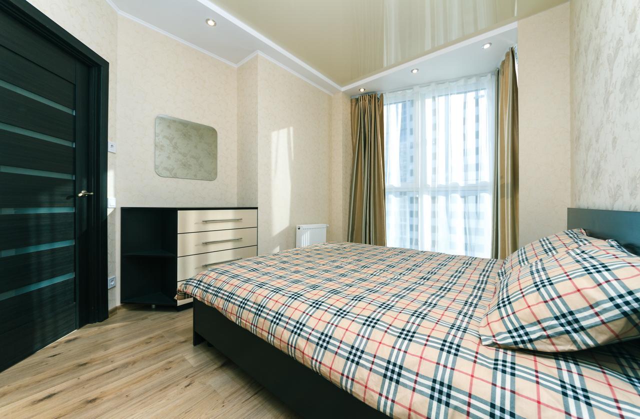 Апартаменты Flatrent Drahomanova 2A Киев Экстерьер фото